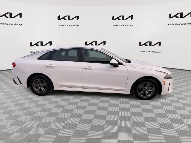 Fuel Efficient 2022 KIA K5 LX